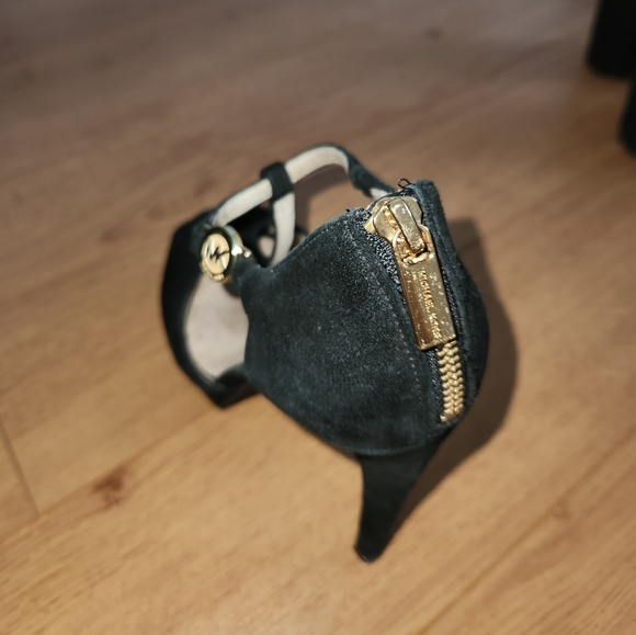 MK heels - Picture 3 of 3